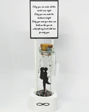 DRVENO POSTOLJE SA PORUKOM